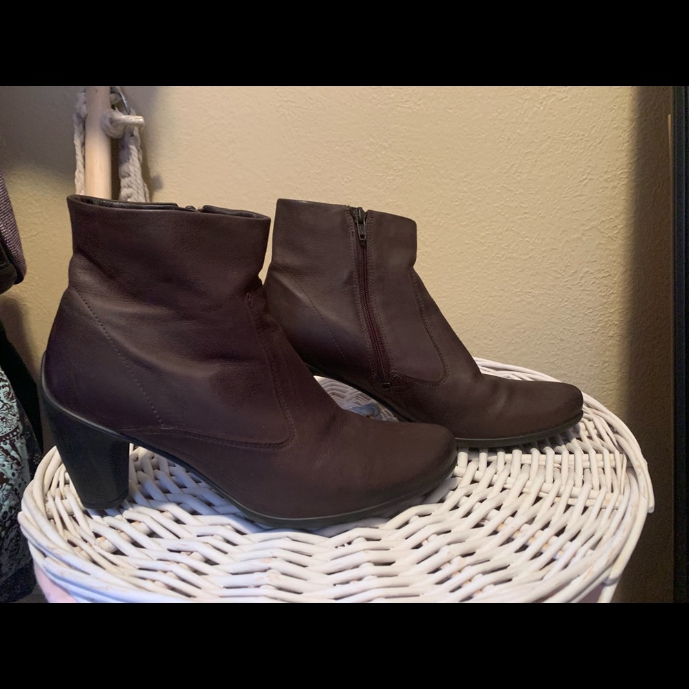 Ecco boots